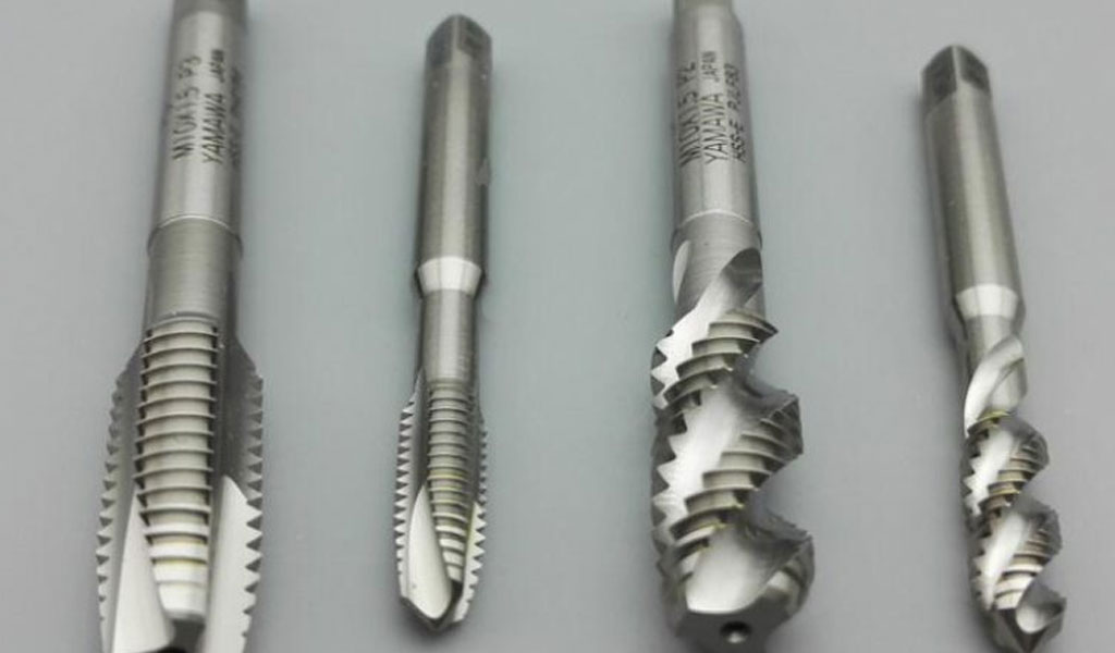 CNC 터닝에 사용되는 다양한 선반 절단 도구에 대한 심층 가이드